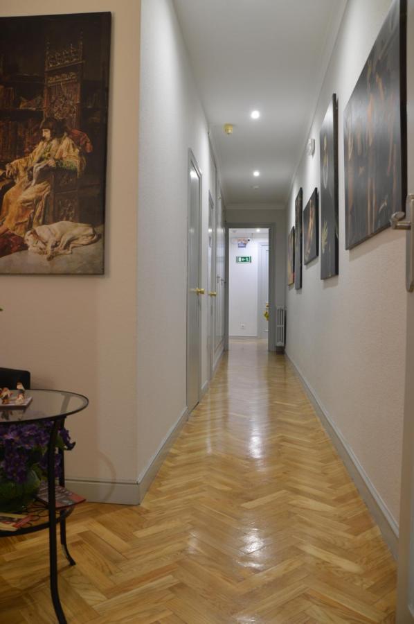 Hostal Aresol Madrid Kültér fotó