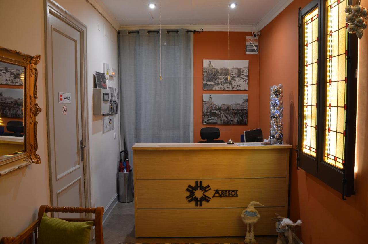 Hostal Aresol Madrid Kültér fotó