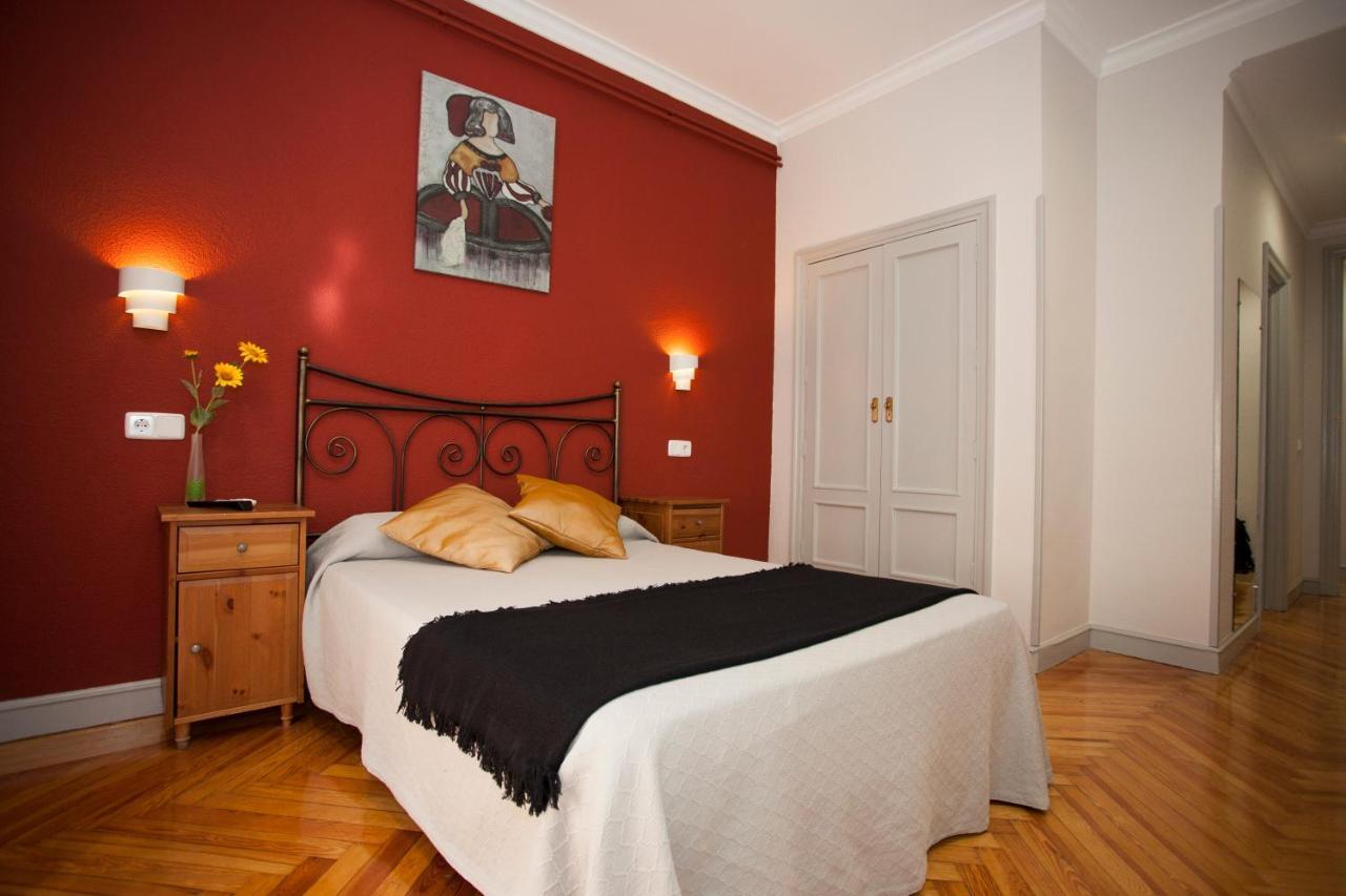 Hostal Aresol Madrid Kültér fotó