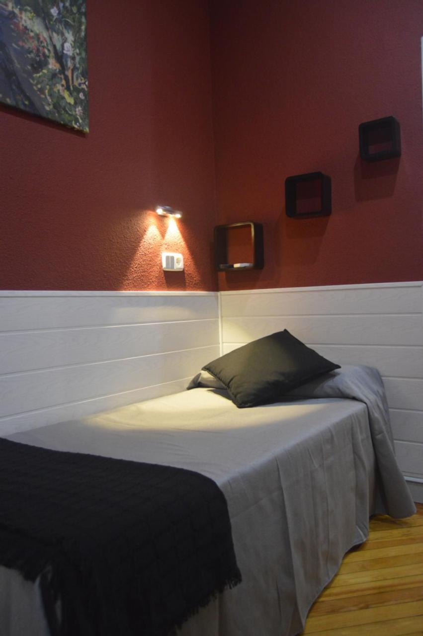 Hostal Aresol Madrid Kültér fotó