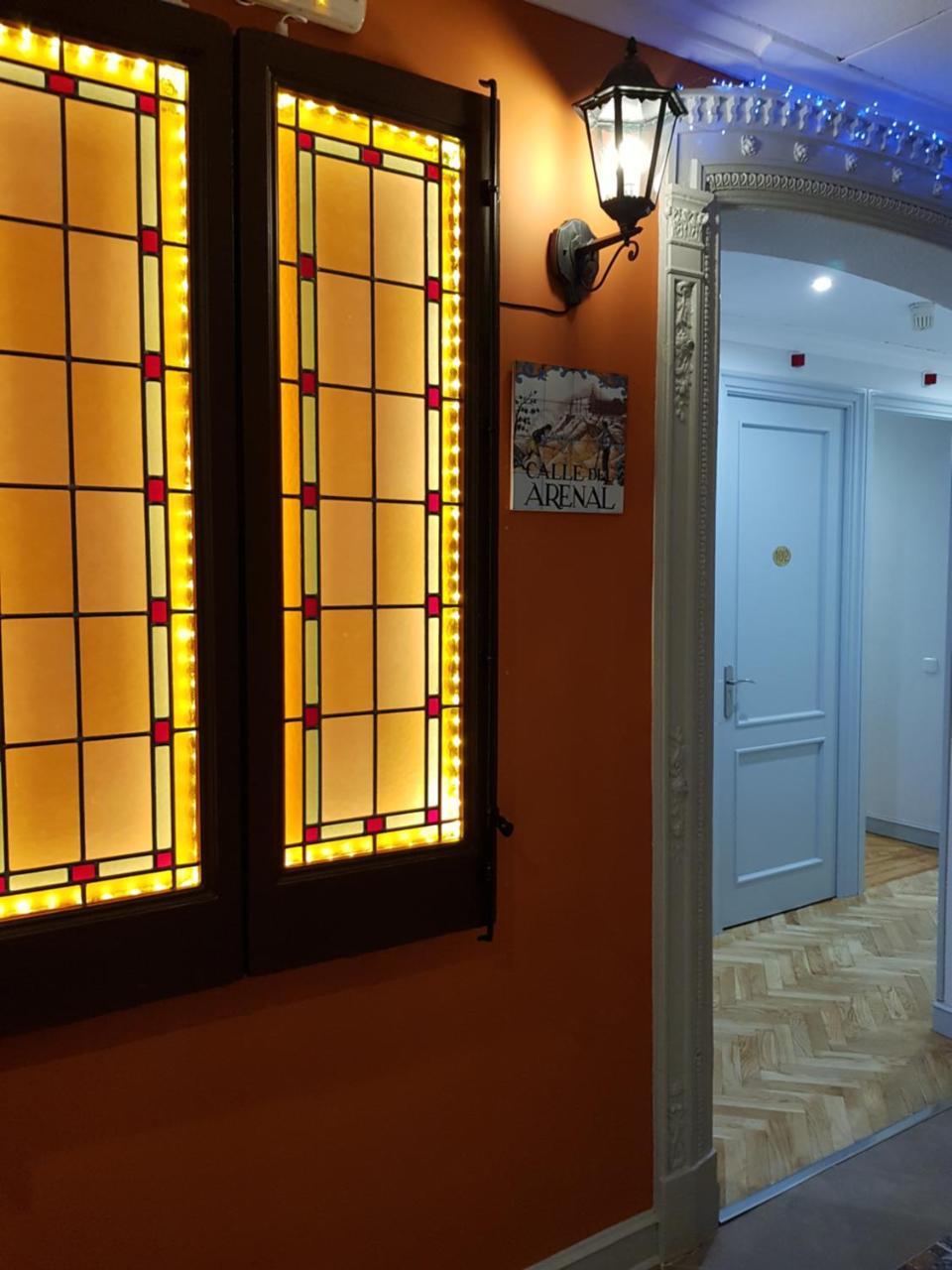 Hostal Aresol Madrid Kültér fotó